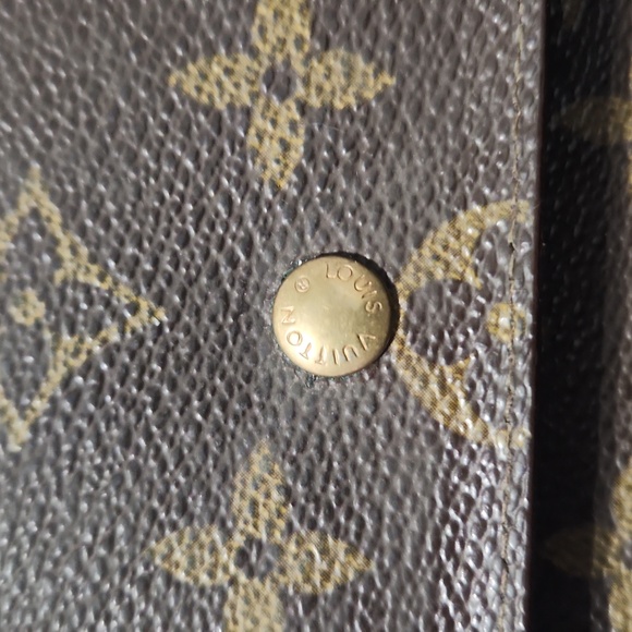 Authentic vintage Louis Vuitton clutch/large wallet. See pictures of wear/tear - Picture 2 of 15